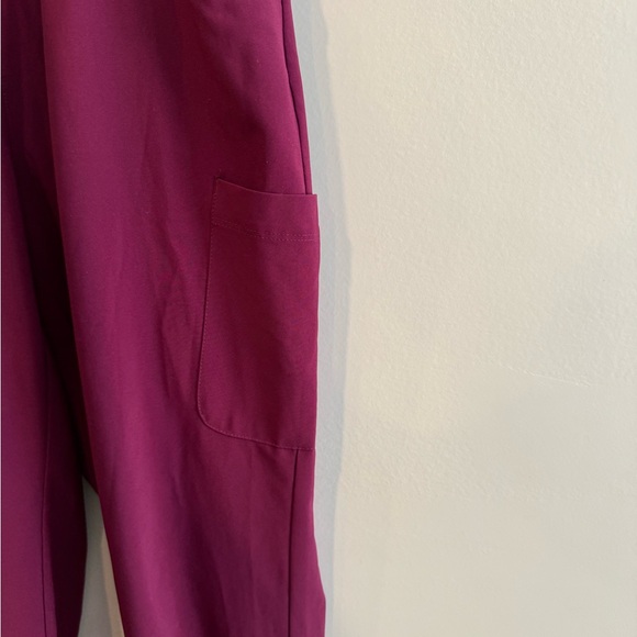 Epic MedWorks Maroon Jogger Scrubs Pants Size S - Picture 4 of 8